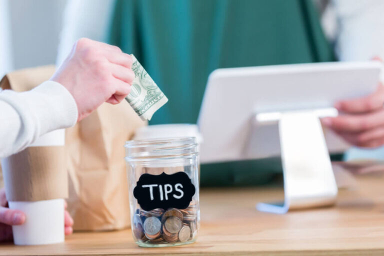 Tanzania Travel Tips how much you supposed to tip