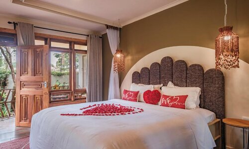 Planet Lodge, Tanzania Safari Best Accommodation In Arusha