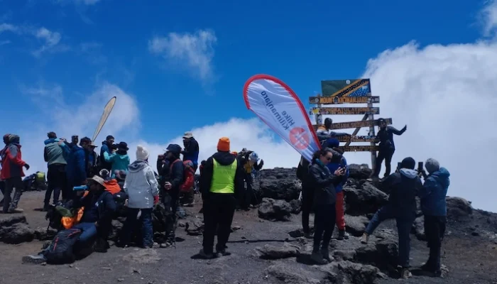 kilimanjaro-lemosho-route-8-days-group-join-trek-uhuru-peak hk1