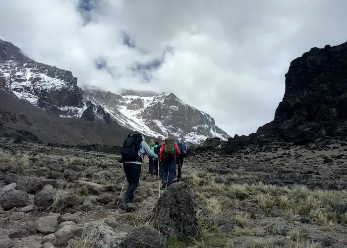 mount kilimanjaro marangu route hk1