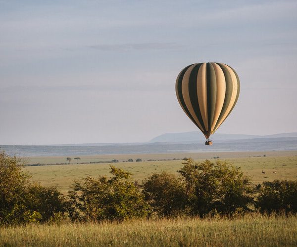 Hot air balloon in Maasai Mara national reserve, Kenya